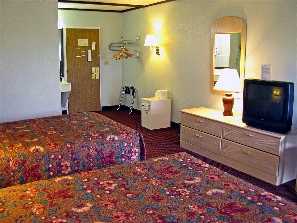 Motel 6-Geneva, Oh Buitenkant foto