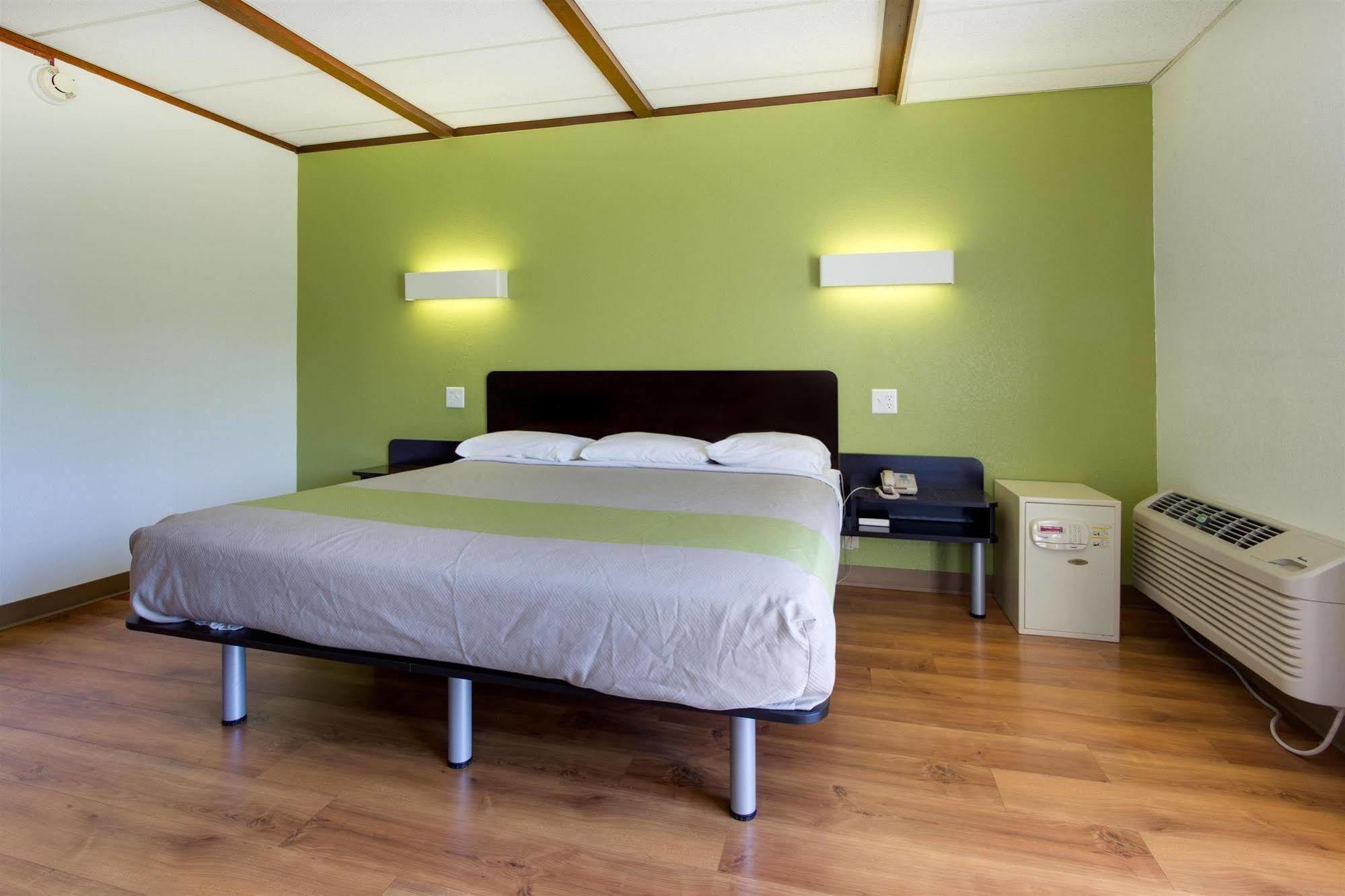 Motel 6-Geneva, Oh Buitenkant foto